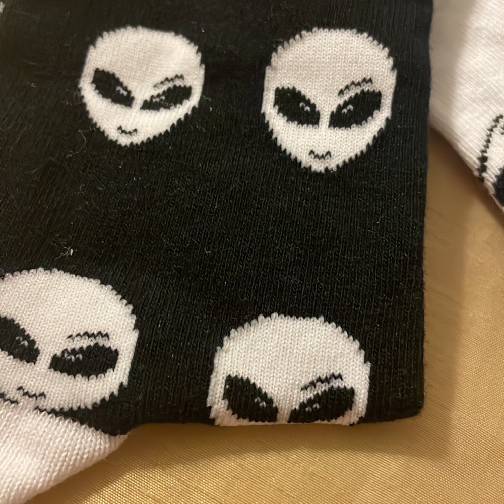 Alien socks - Picture 4 of 5